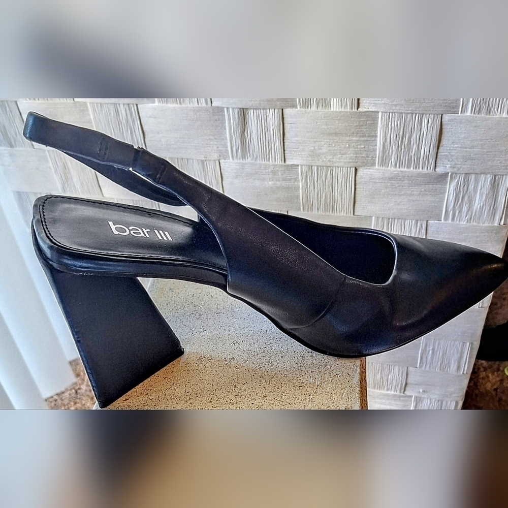 NWOT Bar III Pointed Toe Leather Novelty Triangular Stack Heel Shoes - Picture 5 of 13